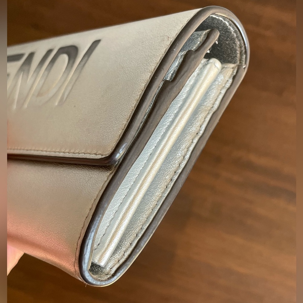 🌺EUC🌺 FENDI Roma Long Wallet Silver - Full Set! - Picture 4 of 12